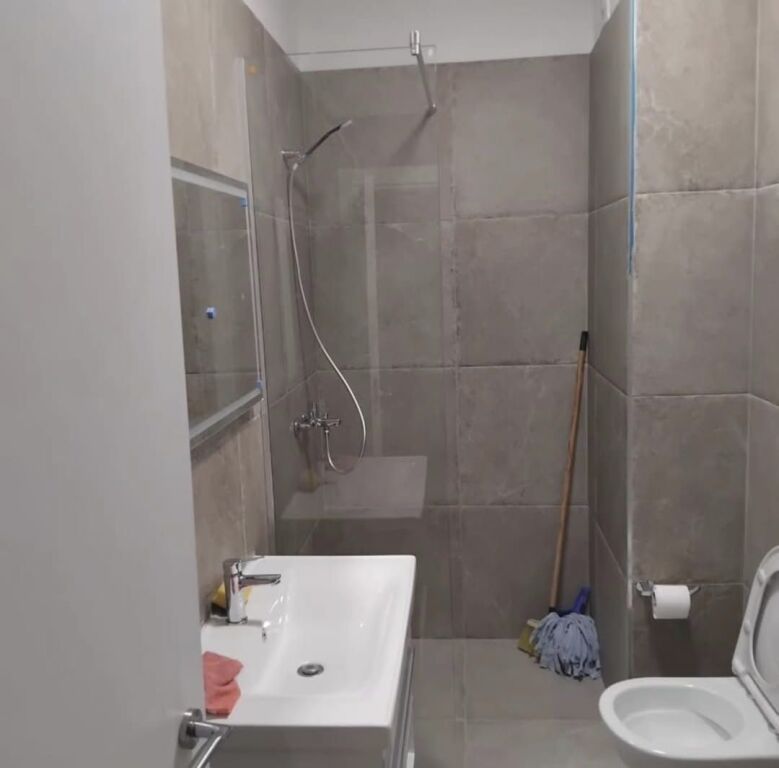 Jepet me qira 1+1+parkim Univers City 400 mije leke