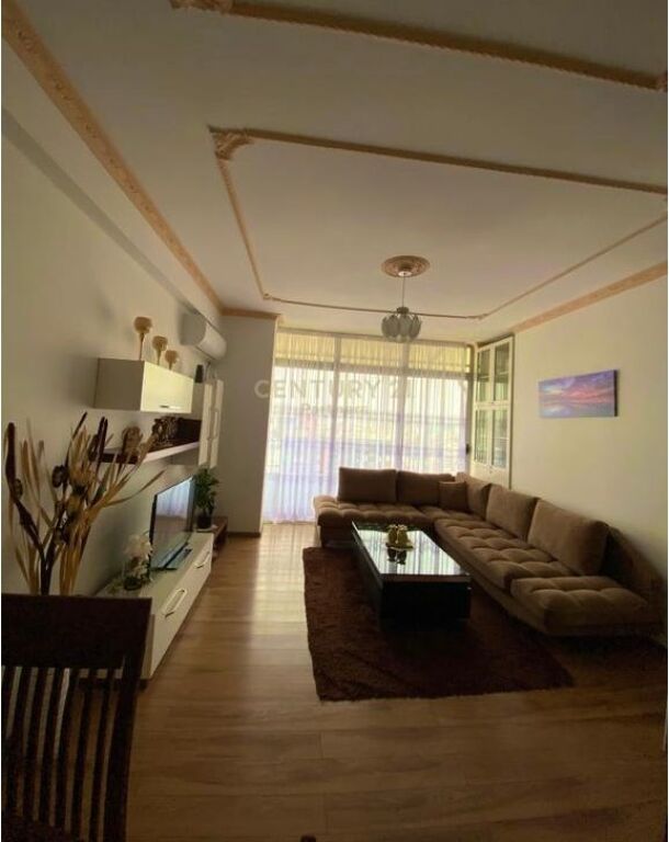 APARTAMENT 2+1 PER SHITJE NE KAMEZ