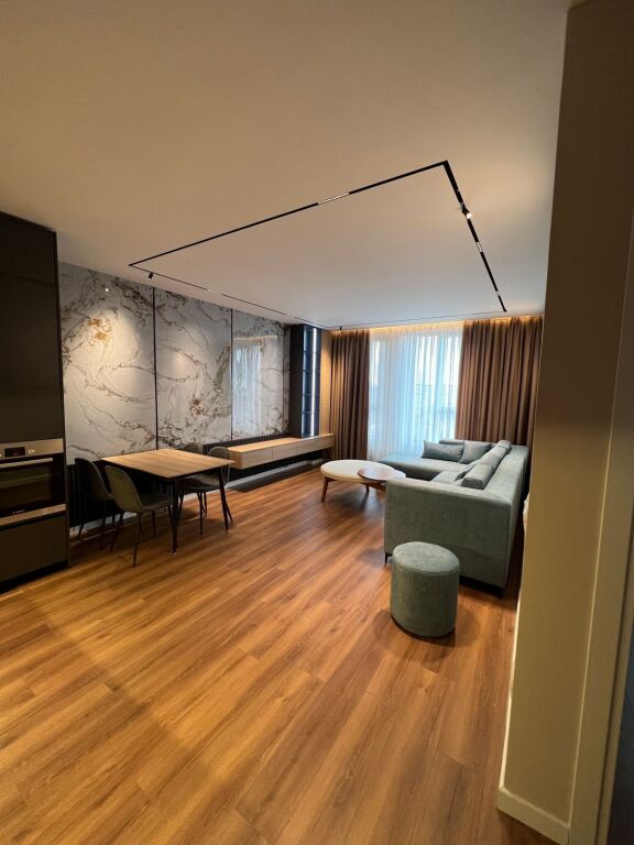 🏢 Appartamento 1+1 + 🅿️ in affitto 📍 Via Burgut, vicino all'Università Beder💶 Prezzo: 70.000 lek / mese