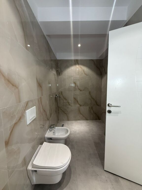 Apartament 2+1 me qera ne Porcelan tek Splendor ne Rrugen e Kokonozeve