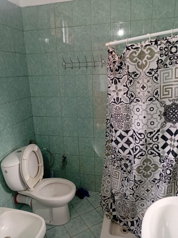 Shtepi private me qera