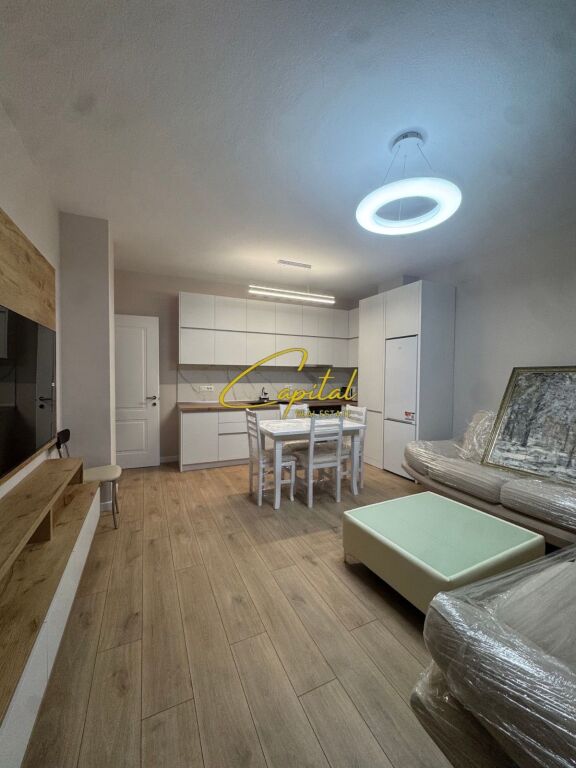 APARTAMENT ME QIRA 2+1 MYSLYM SHYRI 90.000 LEKE