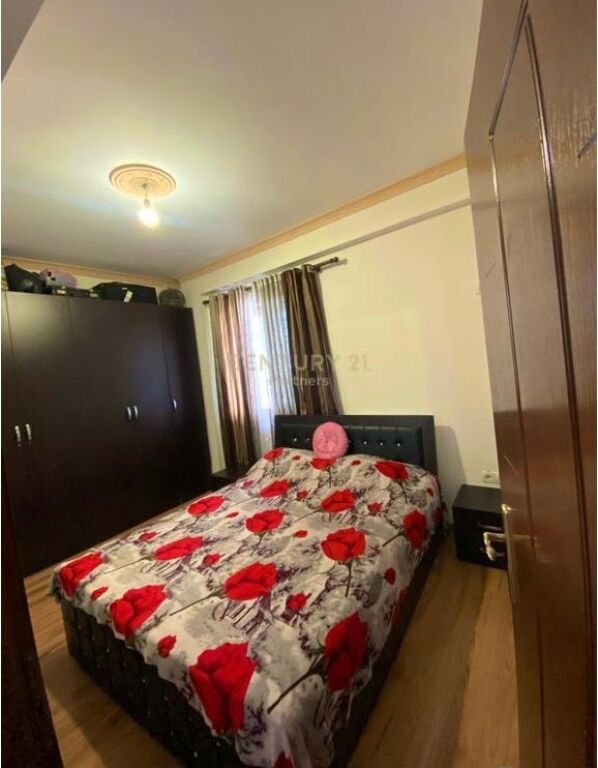 APARTAMENT 2+1 PER SHITJE NE KAMEZ