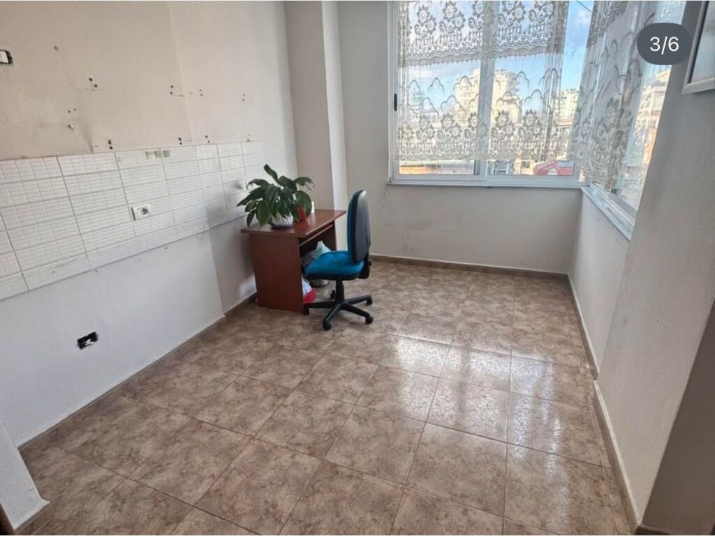 2+1, per ufficio palazzo nuovo, ex esposizione, 650 mila lek