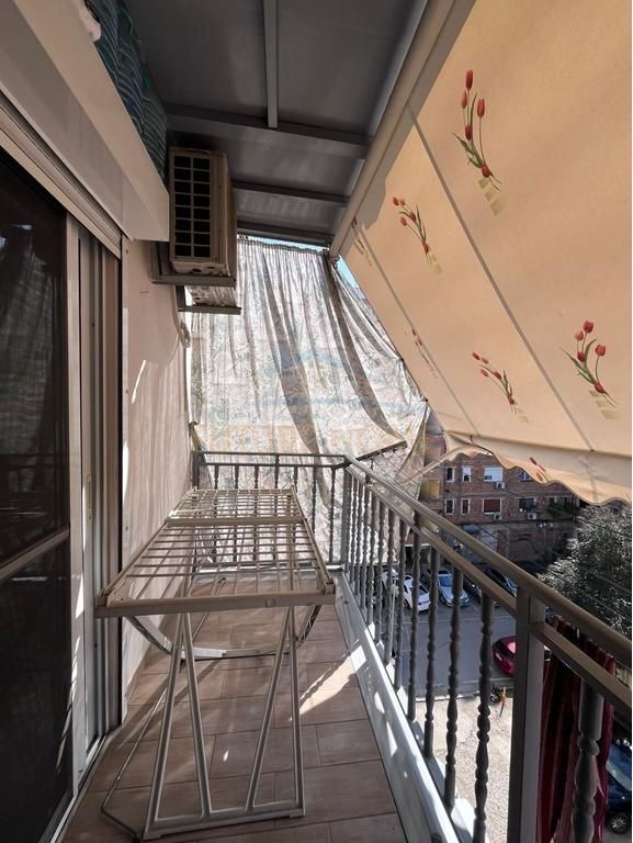 Shitet, Apartament 2+1, Pazari i Ri