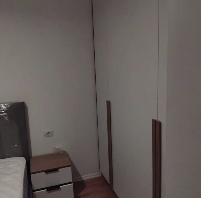 Jepet me qira 1+1+parkim Univers City 400 mije leke