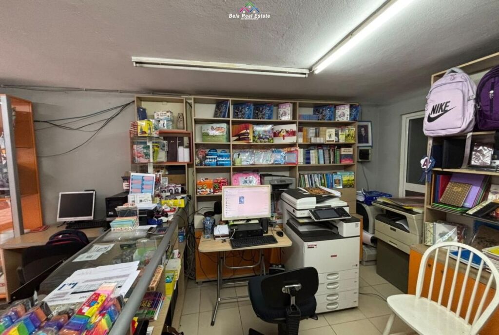 Shitet Biznesi Kancelari Tek Rruga E Barrikadave (ID BSHB173) Tirane