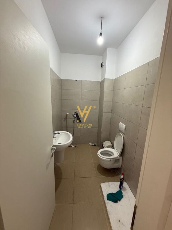 OFFICE 100 M2 FOR RENT ON BOGDANEVE STREET 70,000 LEKE