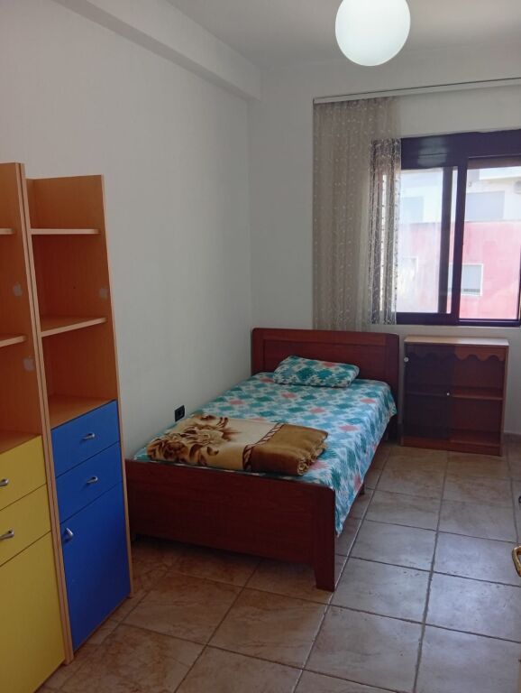 🏠 Jepet me Qira Super Apartament 3+1+2 tek Prokuroria e Tiranes ne Rrugen e Durresit