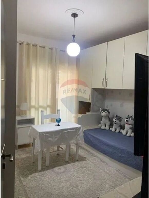 Apartament 2+1 me Garazh për Shitje në Lungomare, Vlorë