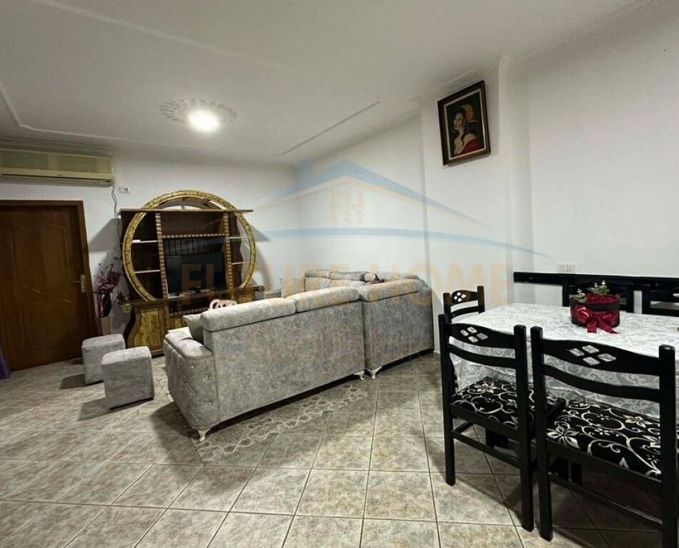 Rent, Apartment 2+1+2, Unaza e Re