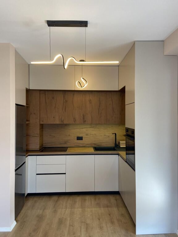 🏢 Apartament me qira – 📍Univers City 💶 550€ / muaj (i diskutueshëm)