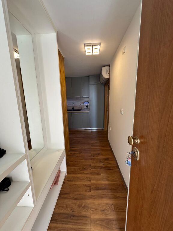 Shitet Apartament 1+1 te vila zogut