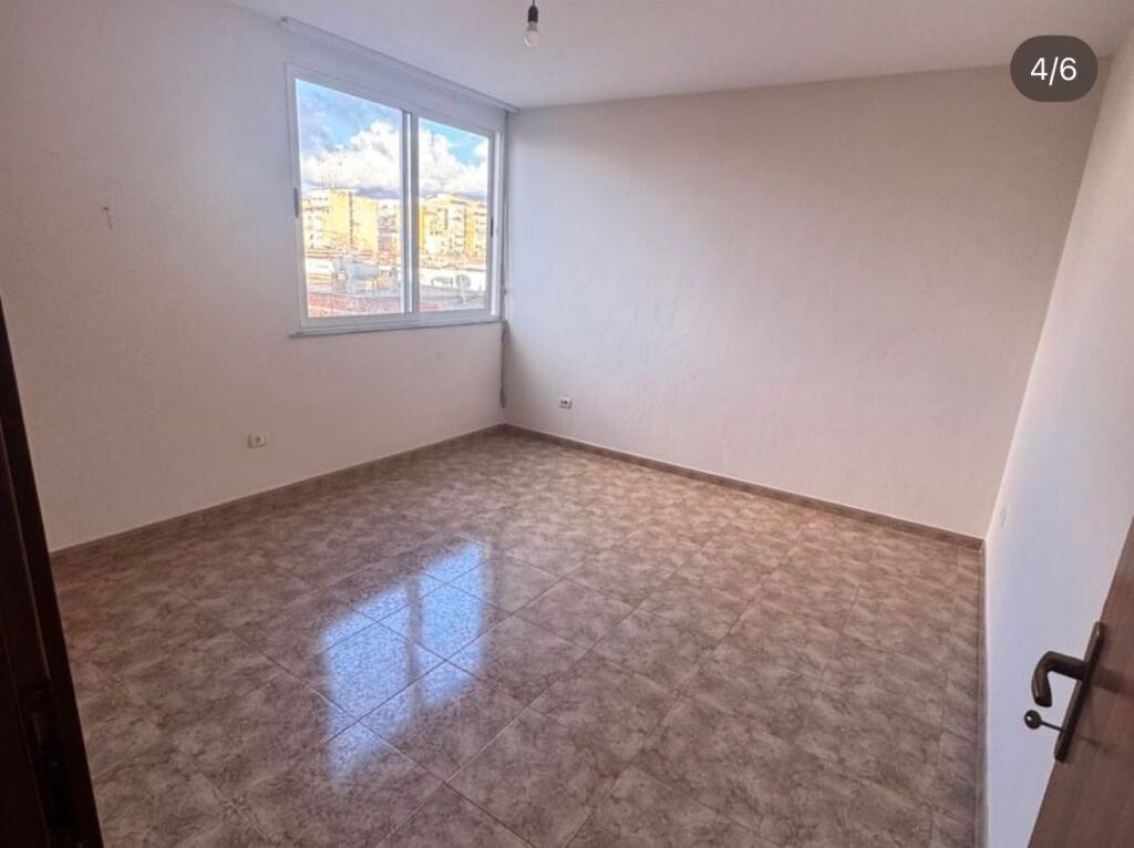 2+1, per ufficio palazzo nuovo, ex esposizione, 650 mila lek