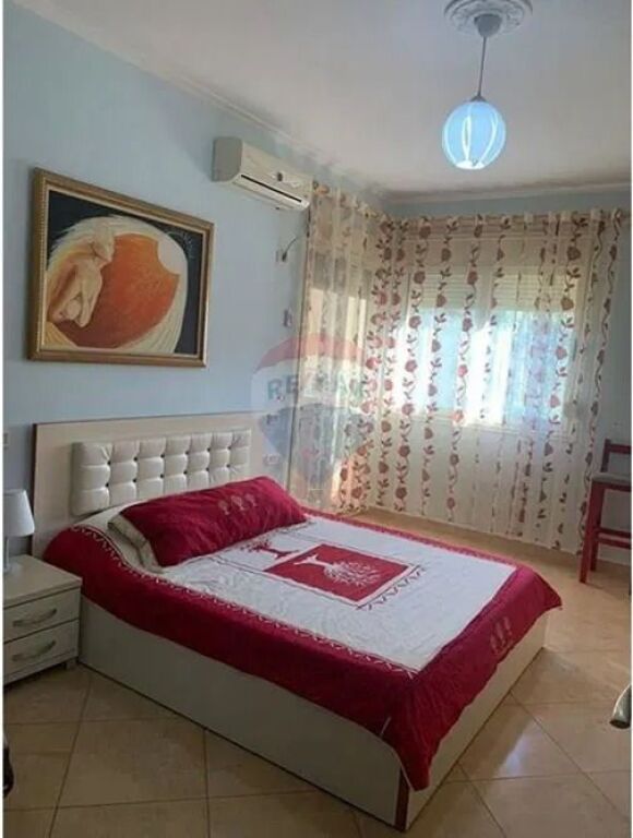 Apartament 2+1 me Garazh për Shitje në Lungomare, Vlorë