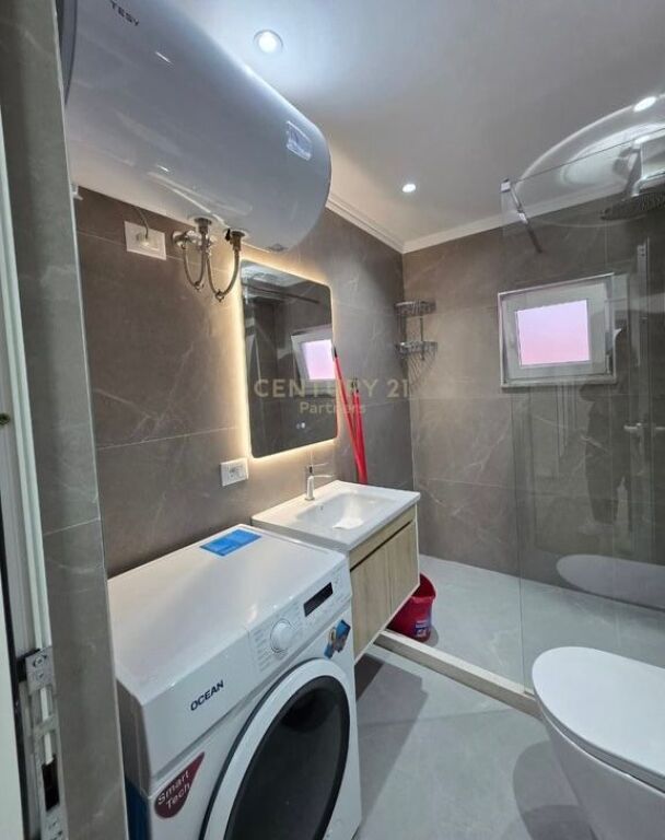 Shitet apartament 1+1 ne allias,pran spitalit amerikan 2