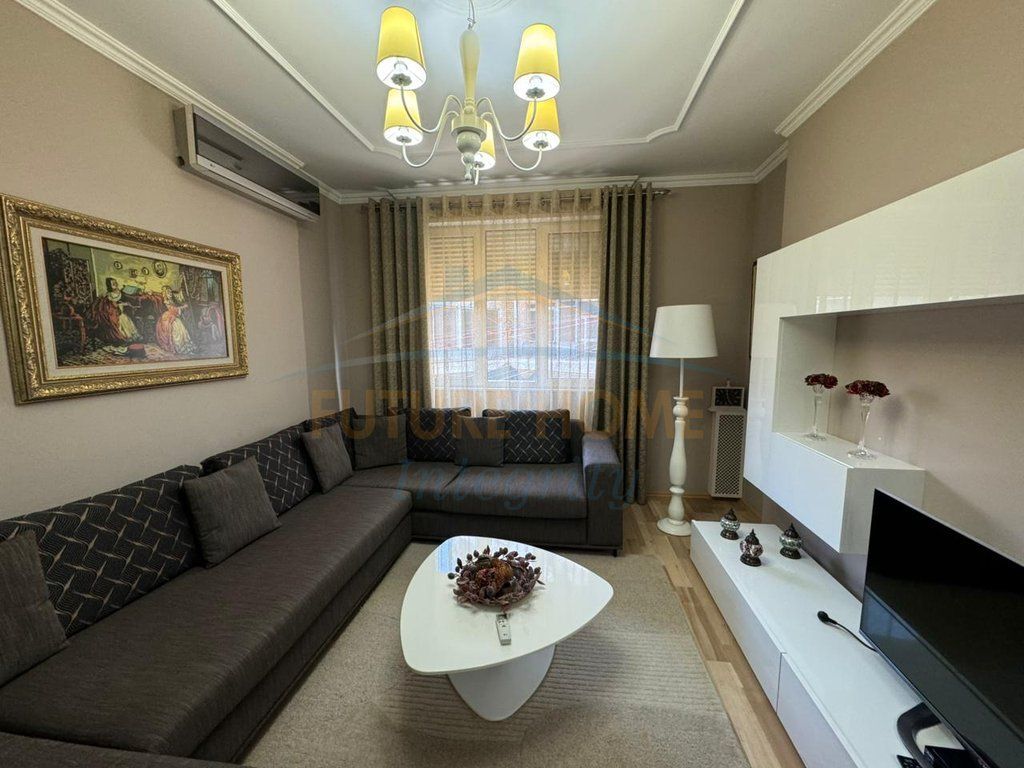 Qera, Apartament 2+1, Ish Tregu Elektrik, Tiranë.