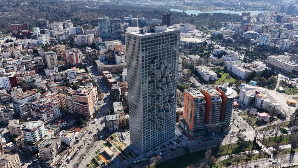 Japim me qera zyre tek Downtown One!