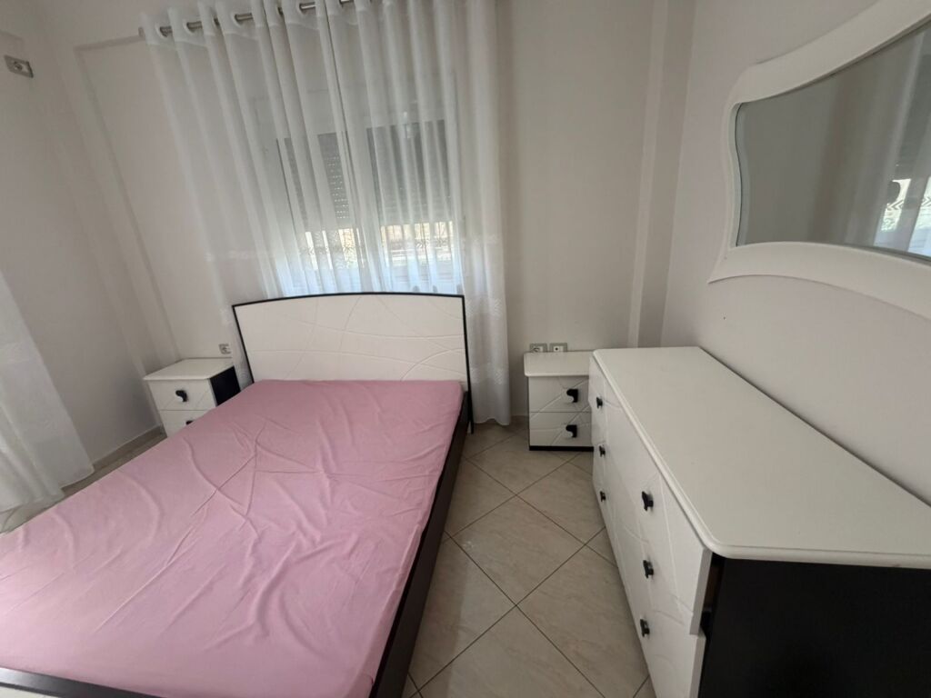 Affittasi 1+1 alle ville tedesche al 2° piano Godine private 400 eu