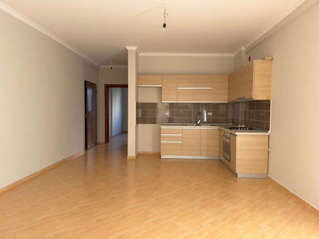 Opportunity Te kalaja 1+1 with garage 120,000