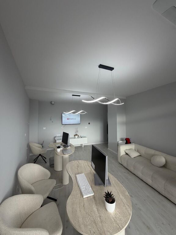 ✨Jepet me Qira Zyrë | 📍Lake View Residences, Rruga e Kosovareve