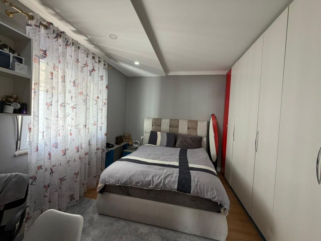 Shitet Super Apartament 3+1+2 + Garazh