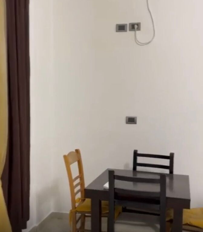 Jepet Me Qera Apartament 1+1+1 Ballkon