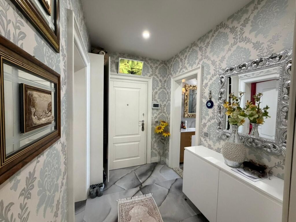 Shitet Super Apartament 3+1+2 + Garazh