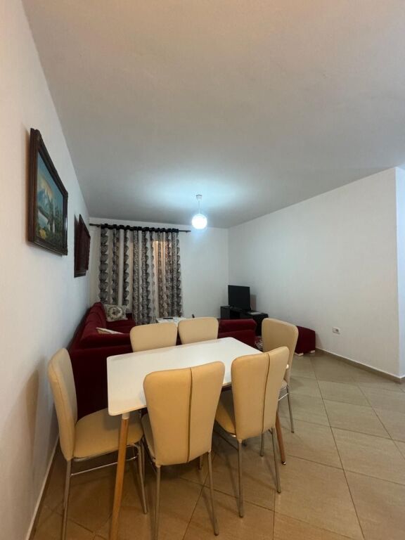 Jepet Me Qera Apartament 2+1+1 Ballkon