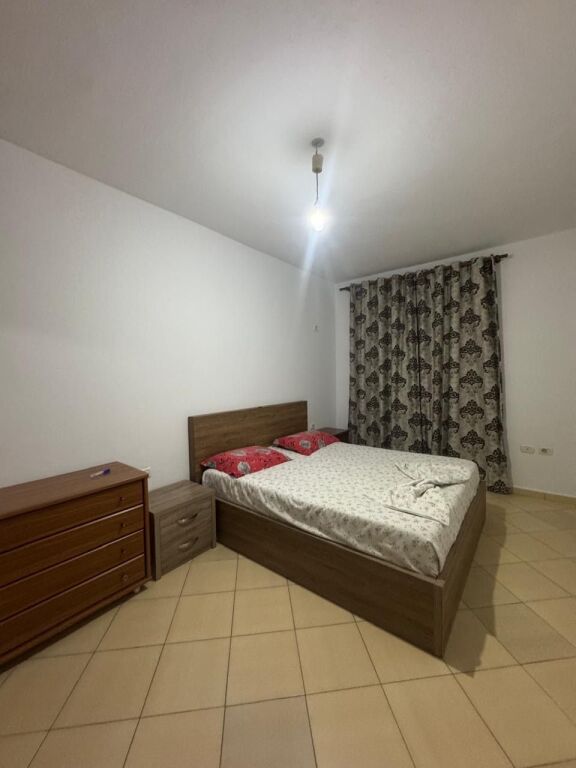 Jepet Me Qera Apartament 2+1+1 Ballkon