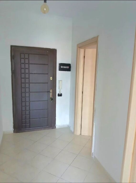 Apartament 1+1 per shitje Yzberisht !