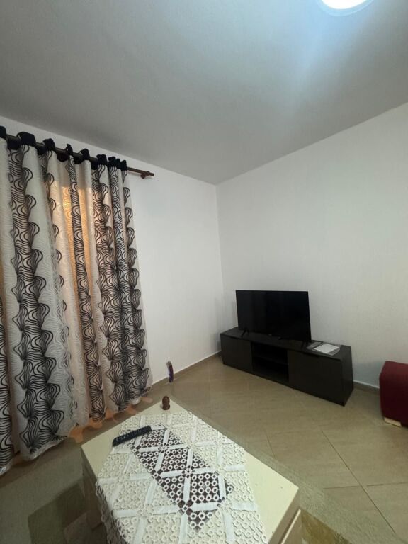 Jepet Me Qera Apartament 2+1+1 Ballkon