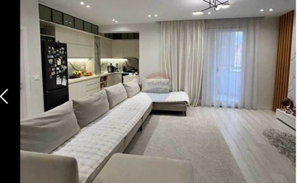 Appartamento in vendita 2+1+2 vicino allo Stadio Dinamo