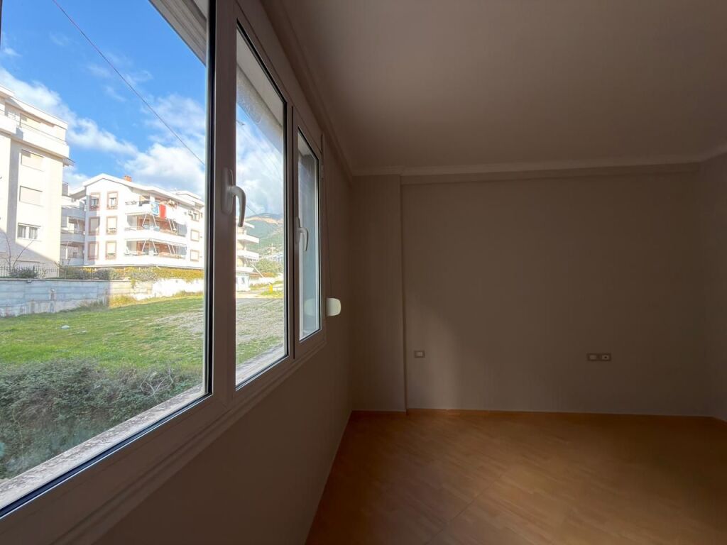 Opportunity Te kalaja 1+1 with garage 120,000