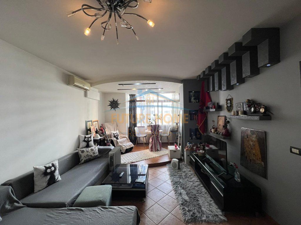 Shitet apartament 1+1 Ish Parku Tiran