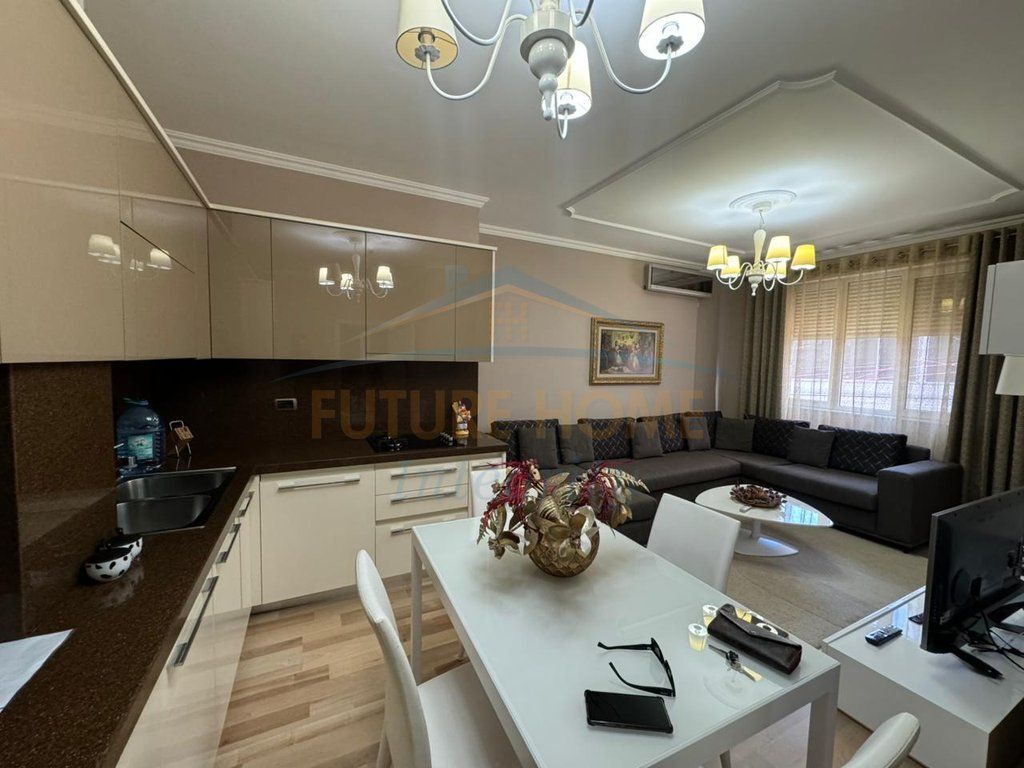 Qera, Apartament 2+1, Ish Tregu Elektrik, Tiranë.