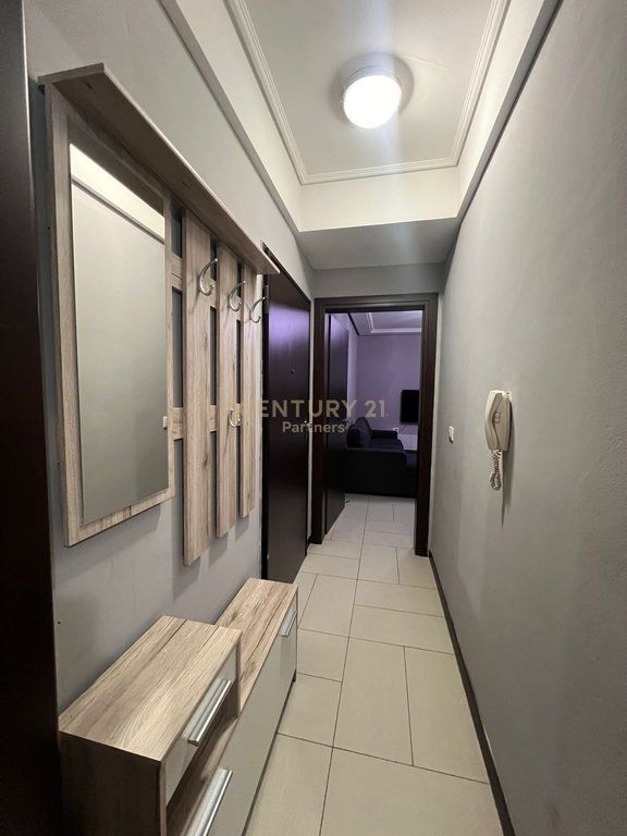 APARTAMENT 1+1 ME POST PARKIMI ME QIRA TEK KOMPLEKSI DELIJORGJI 700 € /Muaj
