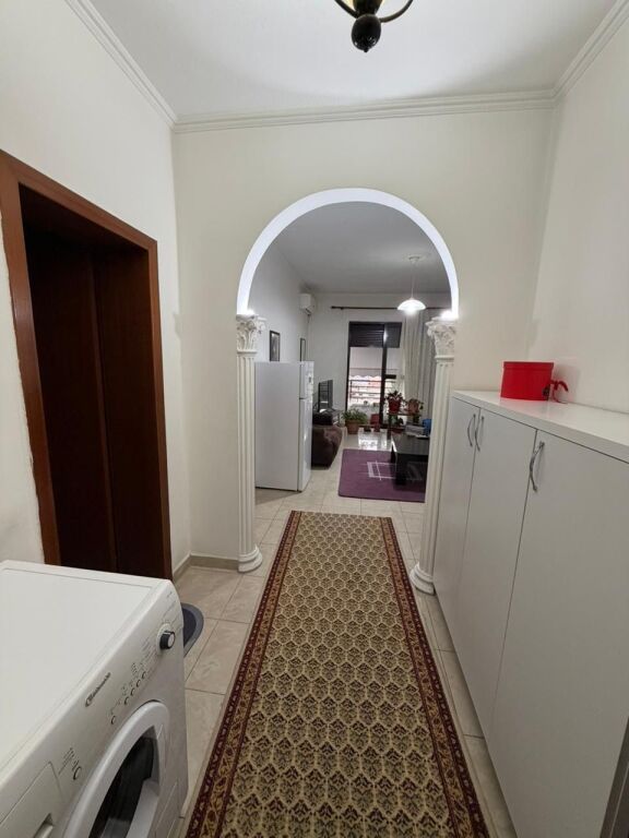 Apartment 1+1 for rent near the Ministry of Foreign Affairs. 450 ALL per month