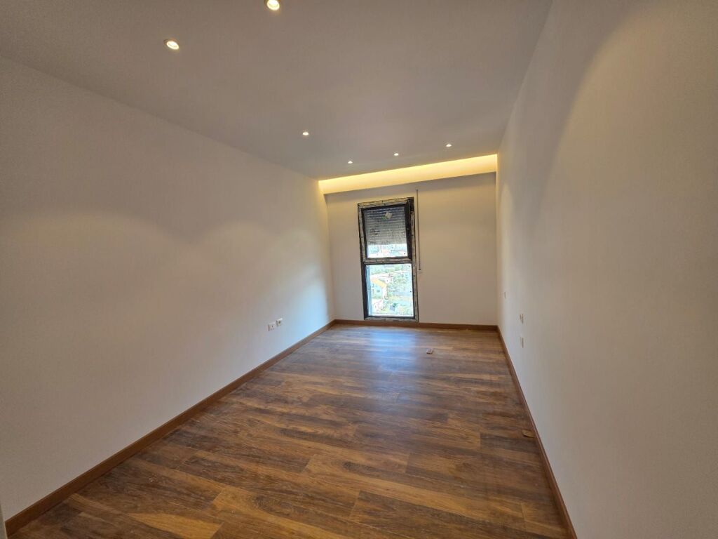 Porcelan Shitet Apartament 2+1