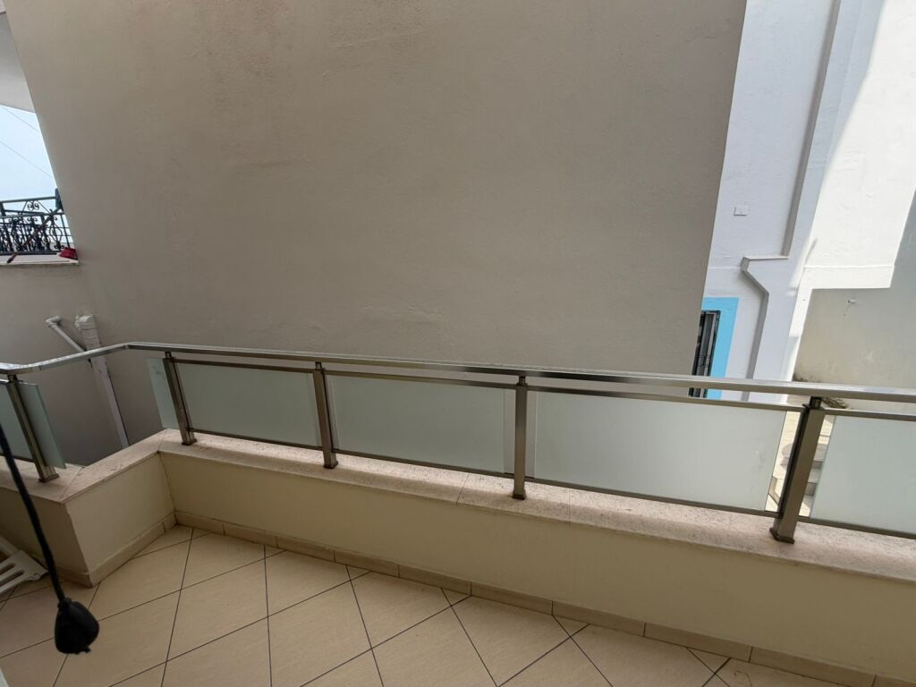 Affittasi 1+1 alle ville tedesche al 2° piano Godine private 400 eu