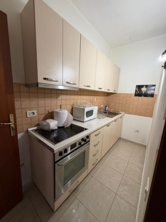 Apartment 1+1 for rent near the Ministry of Foreign Affairs. 450 ALL per month