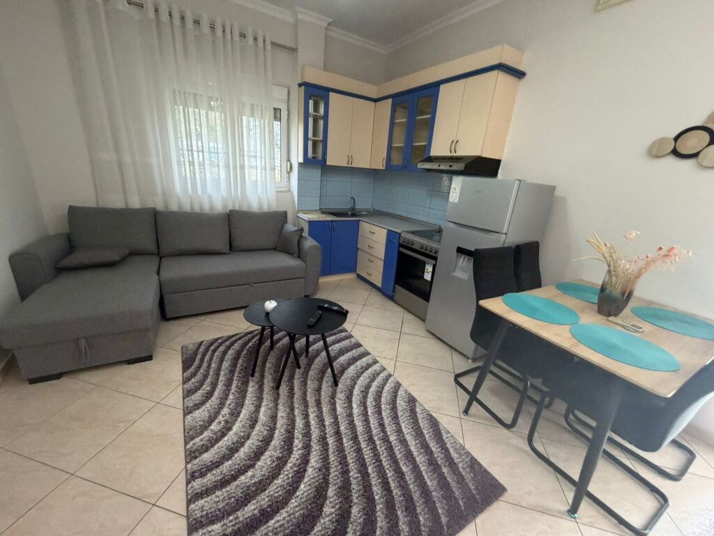 Affittasi 1+1 alle ville tedesche al 2° piano Godine private 400 eu