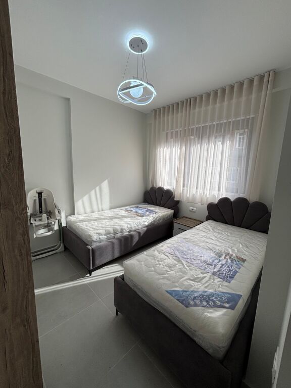 Apartament me qera 2+1+🅿️tek Rruga Durresit prane Coloseut 900€