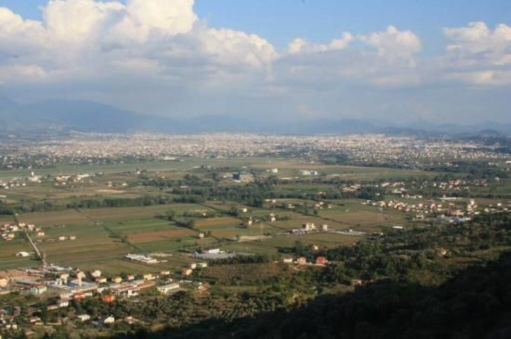 🏢 Jepet Objekt me Qira në Fushë Prezë