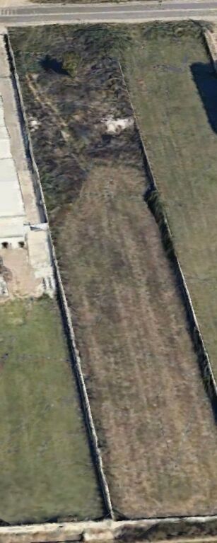 Shitet toke ne rrugen Nacionale " Kamez- Fushe Kruje"