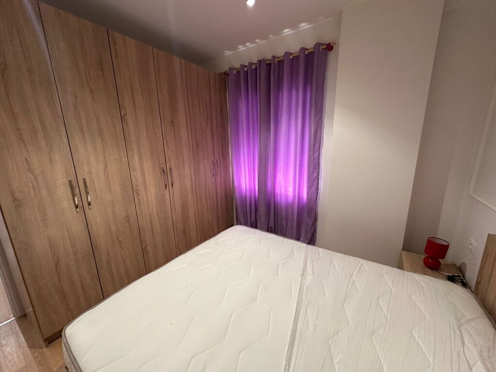 Jepet me qera apartament 1+1+ ballkon ne Selite