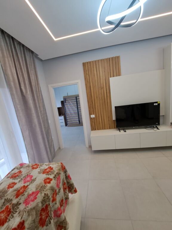 5 Maj Jepet me qera 2+1