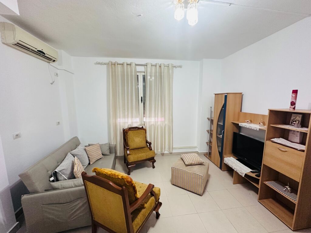 Appartamento 1+1+1 Balcone In Affitto