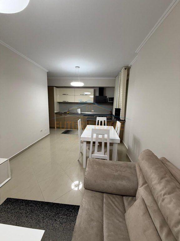 Qira, Apartament 2+1, Rruga Frosina Plaku, Tiranë