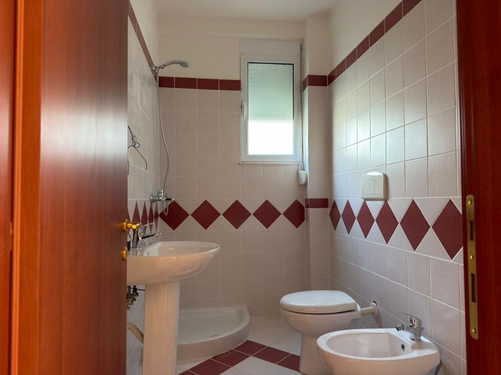 Opportunity Te kalaja 1+1 with garage 120,000